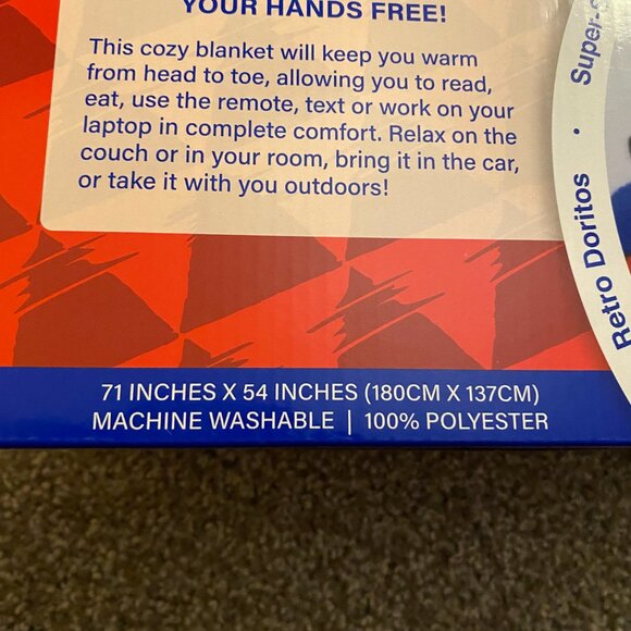 Snuggie DORITOS NACHO CHEESE Wearable Soft Fleece Blanket w/ Sleeves NEW - Picture 3 of 3